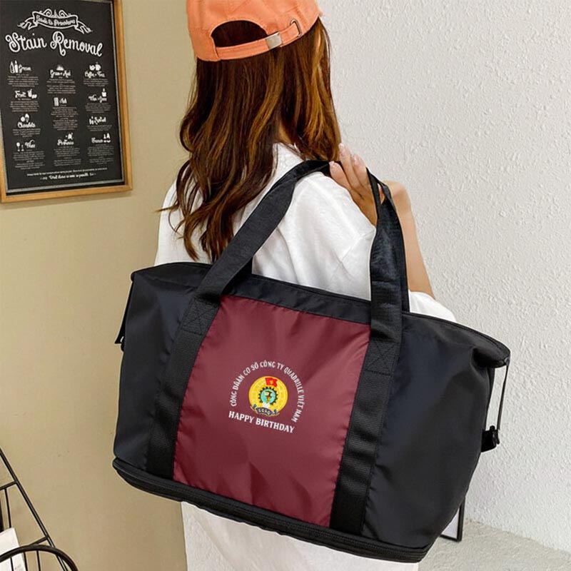 Vì sao nên chọn may túi du lịch thay vì mua sẵn