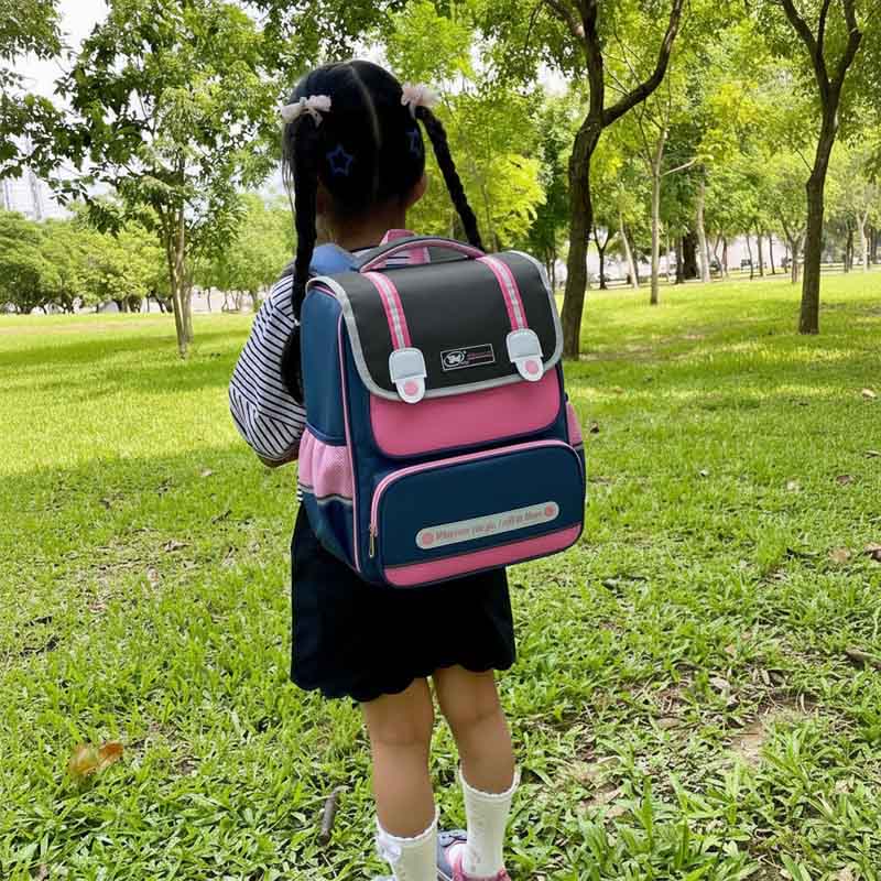 Ưu điểm nổi bật của balo mầm non có chống gù