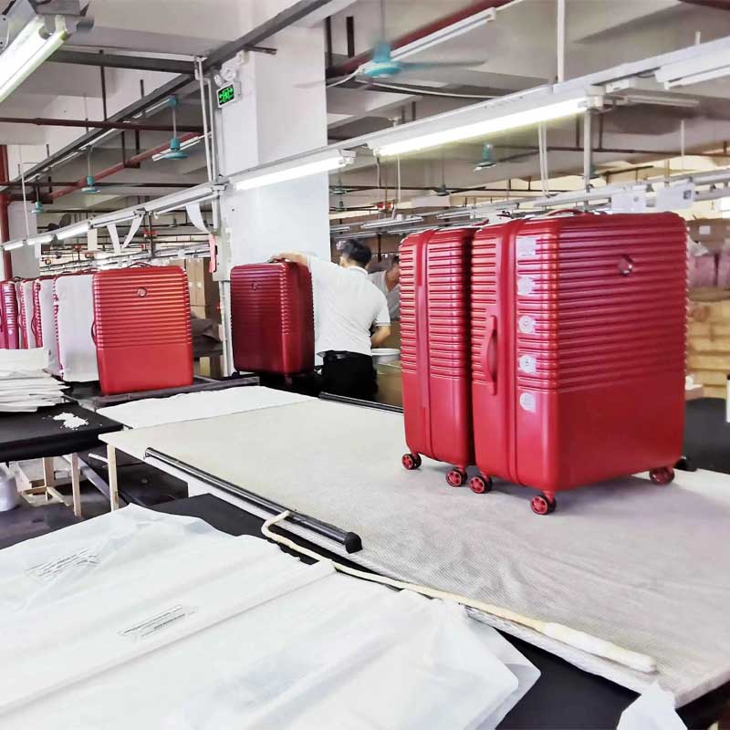 Xưởng Vali Ở Hà Nội Gia Công Theo Yêu Cầu, Chất Lượng Cao 6 Vì sao doanh nghiệp nên chọn Trung Nguyên để sản xuất vali tại Hà Nội