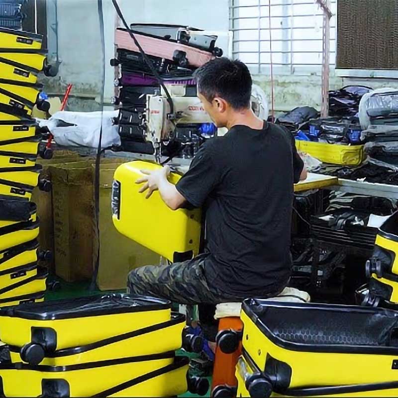 Xưởng Vali Ở Hà Nội Gia Công Theo Yêu Cầu, Chất Lượng Cao 4 Vì sao doanh nghiệp nên đặt hàng tại xưởng vali ở Hà Nội