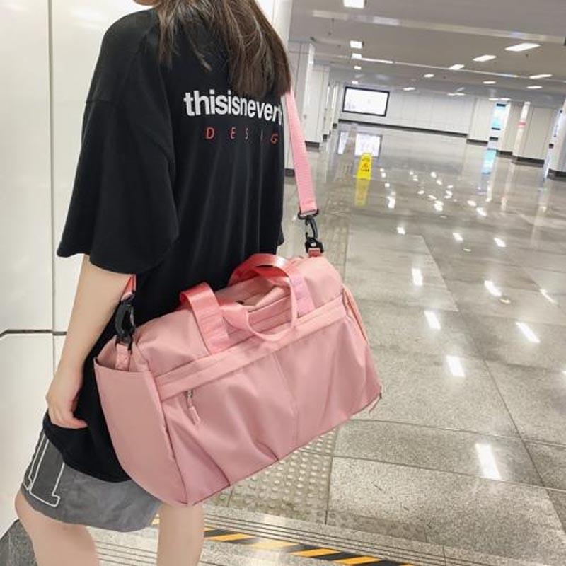 Chất liệu túi xách du lịch nữ phổ biến và dễ sử dụng