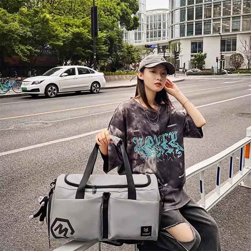 Màu sắc túi xách du lịch nữ dễ phối đồ và không lỗi mốt