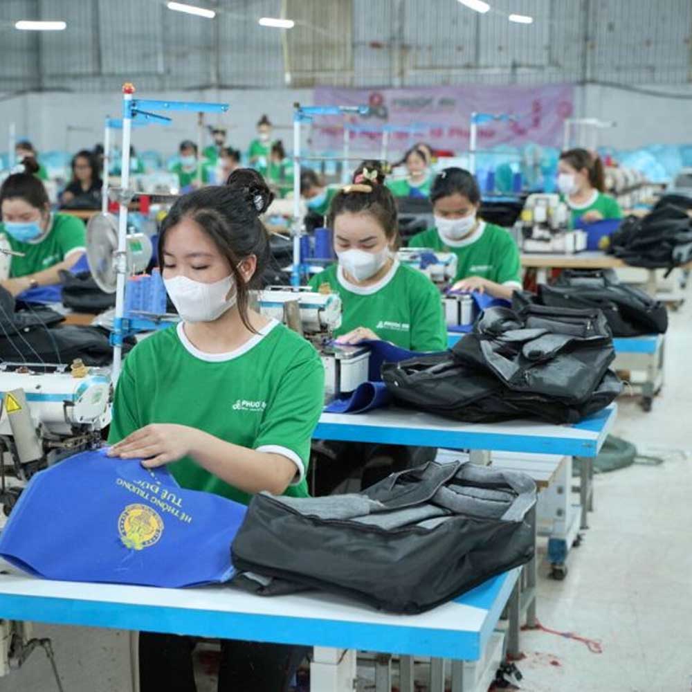 Các tiêu chí đánh giá xưởng may balo theo yêu cầu uy tín